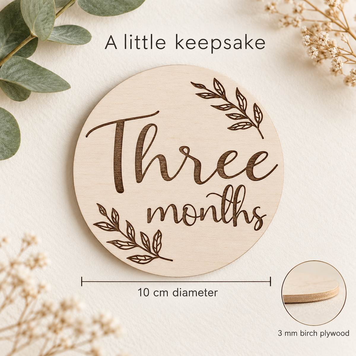 Baby milestone card measuring 10 cm diameter with 3 mm birch plywood edge