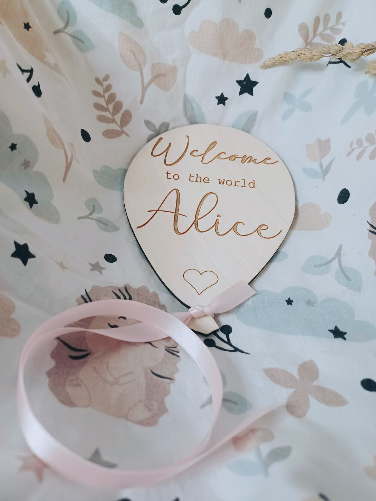 Balloon-Shaped Personalised Baby Annoucement Sign