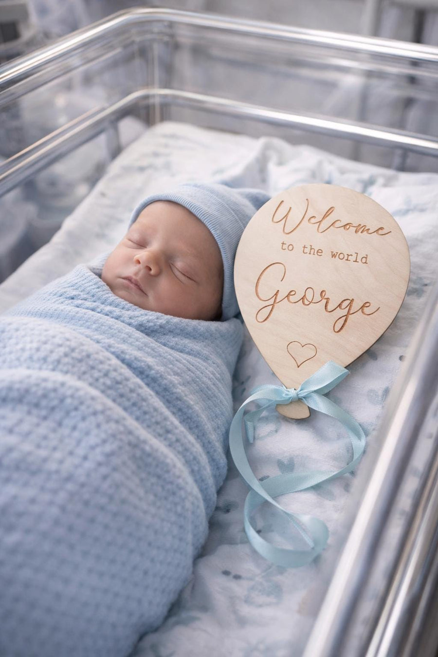 Balloon-Shaped Personalised Baby Annoucement Sign
